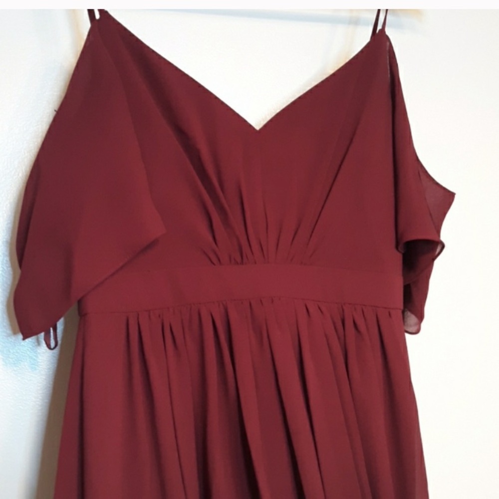 Lulu’s cold shoulder maxi - Picture 7 of 8